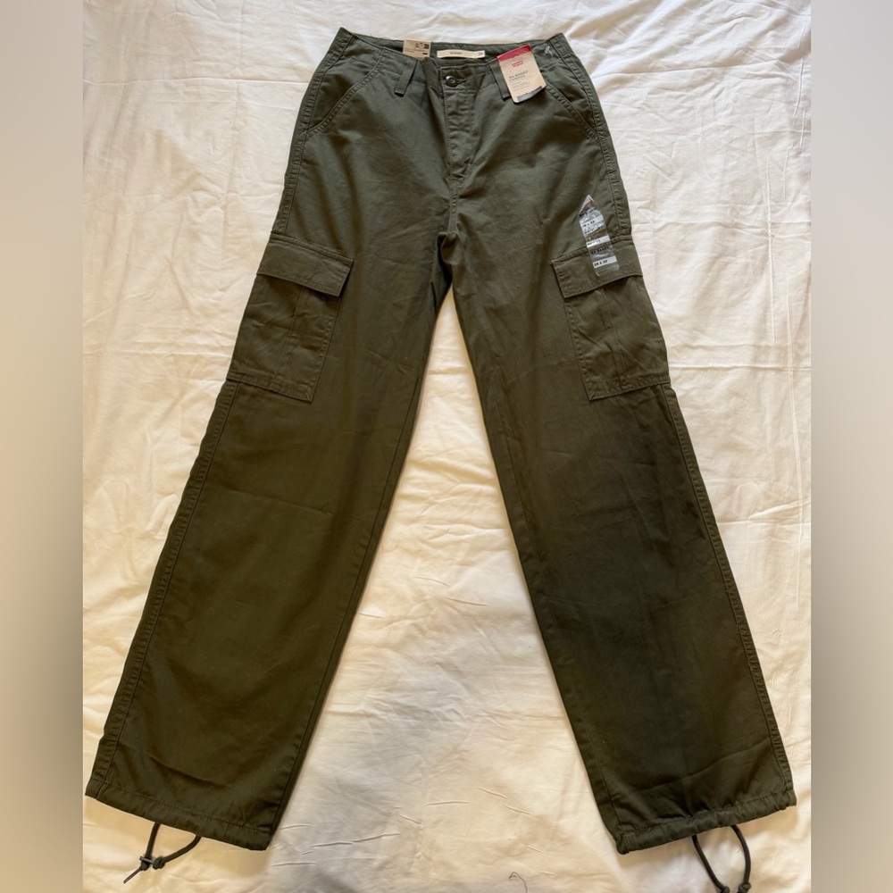 NWT LEVIS 94 BAGGY CARGO MID RISE ADJUSTABLE HEM size 26{26X32-)